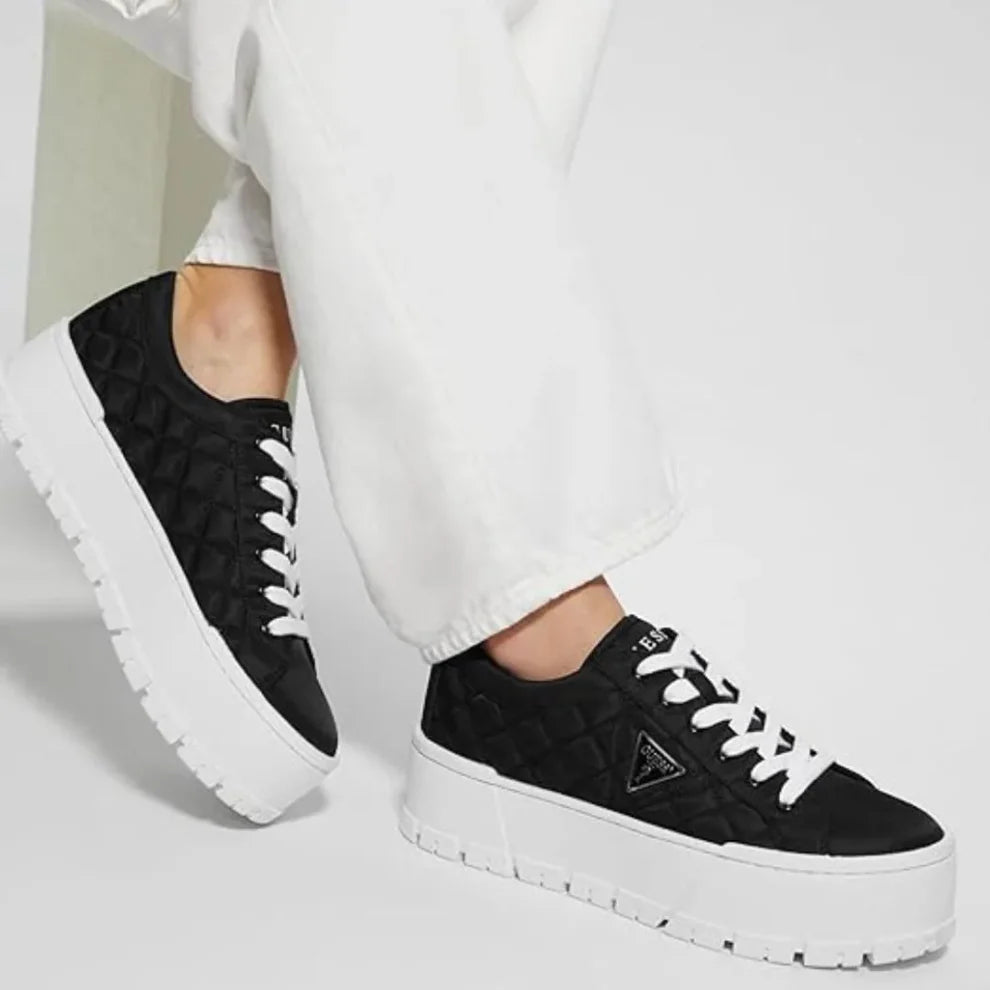 Guess Tesie Sneakers GUW1
